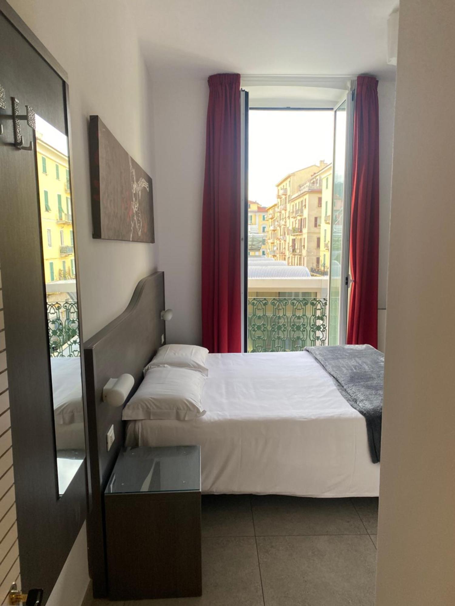 54 Rosselli Rooms La Spezia Eksteriør billede
