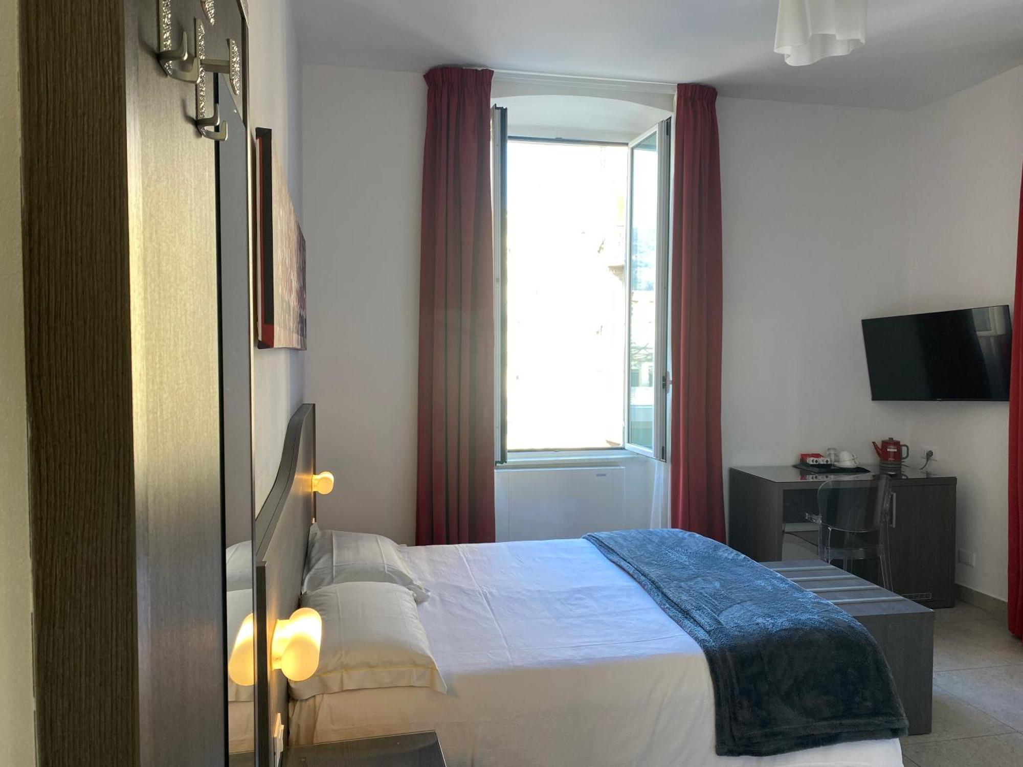54 Rosselli Rooms La Spezia Eksteriør billede